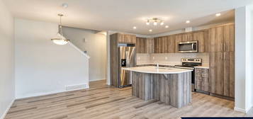 588 Osborne Dr SW, Airdrie, AB T4B 5H3