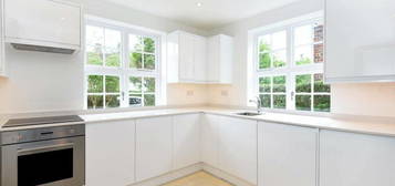 Detached house to rent in Brookland Rise, Hampstead Garden Suburb, London NW11