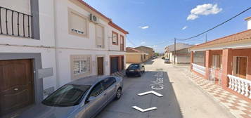 Chalet adosado en venta en calle Fuente Palmera