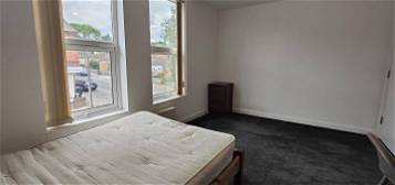 4 bed shared accommodation to rent