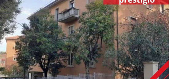 Villetta bifamiliare all'asta in via Berengario da Carpi, 6