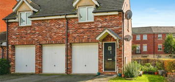 2 bedroom detached house for sale