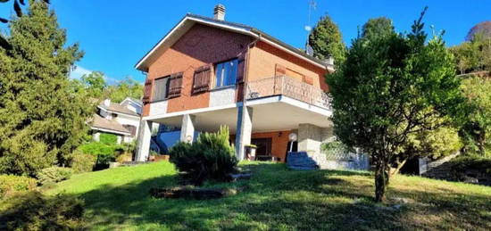 Villa in vendita in via Derocati Superiore