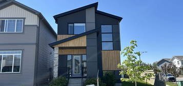 451 37 AV NW, Edmonton, Alberta