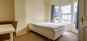 Room to rent in Livingstone Road, Hove BN3