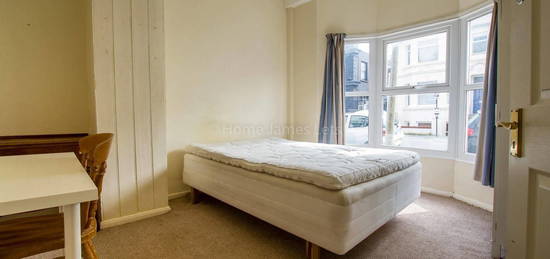 Room to rent in Livingstone Road, Hove BN3