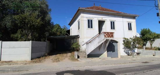 Casa de campo para ARRENDAMENTO em Lameira-Colmeias