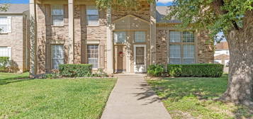 1607 Creek Bank Ln, Arlington, TX 76014