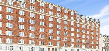 Studio to rent in Upper Woburn Place, London WC1H