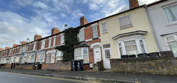 Terraced house to rent in Queen Street, Rushden NN10