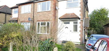 Flat to rent in The Close, Eastcote, Pinner HA5