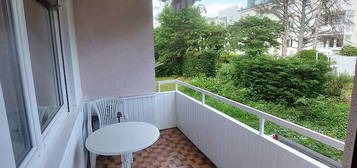 2 Zimmer Wohnung mit Loggia in grüner Ruhelage