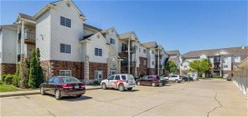 6255 Beechtree Dr #1302, West Des Moines, IA 50266