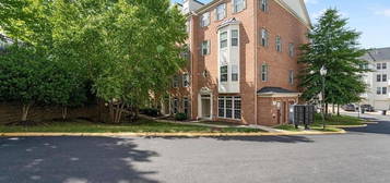 2696 Sheffield Hill Way Unit 224, Woodbridge, VA 22191