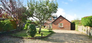 Detached house to rent in Worsley Road, Gurnard, Cowes PO31