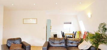 3 bed flat to rent