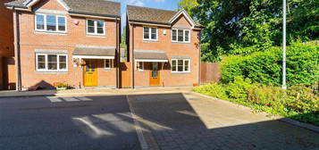 3 bed detached house for sale