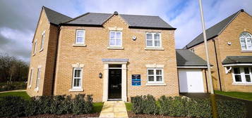 3 bed semi-detached house for sale