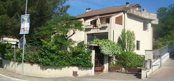 Villa in vendita in via G. Deledda, 1