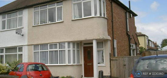 3 bedroom semi-detached house