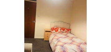 Room to rent in Orchid Street, Swansea SA1