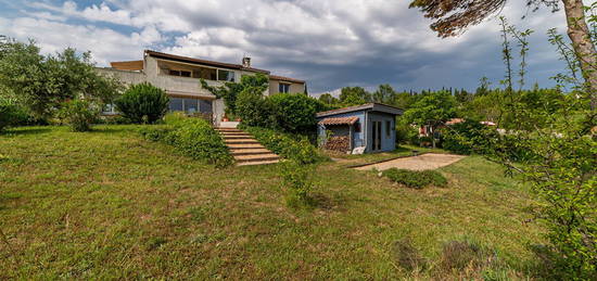 Villa avec vue dominante à Saint Ambroix