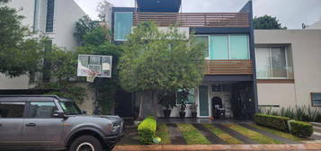 CASA EN COTO MUY CERCA DE PLAZA ANDARES, ZAPOPAN