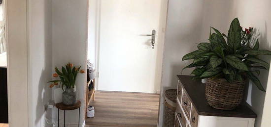 Charmante 3,5-Zimmer-Wohnung mit eigenem Garten und Stellplatz