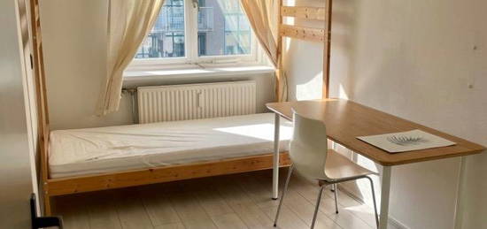 Cozy room near Erasmus University