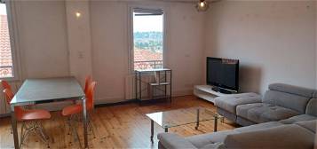 APPARTEMENT MEUBLE type T3 A LOUER