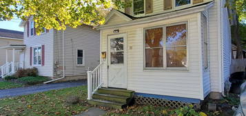 33 Howard St, Auburn, NY 13021