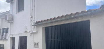 Chalet en calle Margallo en Torrejoncillo