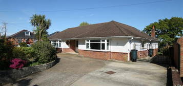 5 bedroom detached bungalow