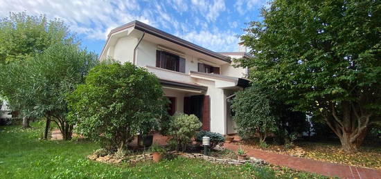 Villa bifamiliare, ottimo stato, 231 m², Baraccon, Sant'Agostino, Albignasego