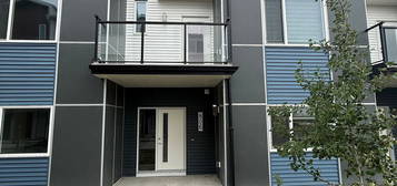 806 Red Sky Ln NE, Calgary, AB T3N 0X7