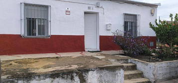 Casa en avenida De Andalucia en Villanueva del Río y Minas