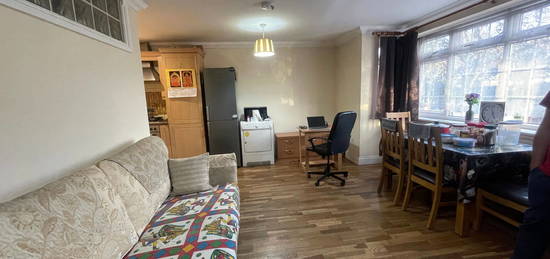 2 bed flat to rent