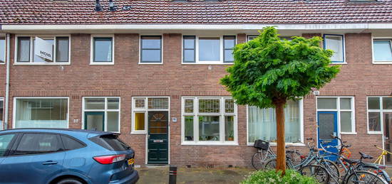 Johannes Uitenbogaertstraat 16