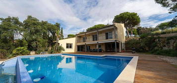 Chalet en calle Sant Sebastià en Cabrera de Mar