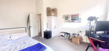 2 bedroom flat share