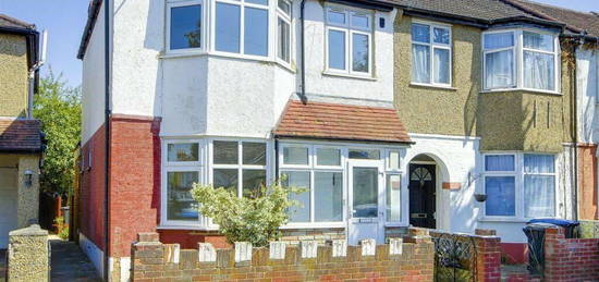 Terraced house to rent in Malvern Road, Enfield, Greater London EN3