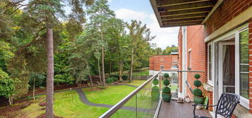 Flat for sale in Lynwood Village, Ascot SL5