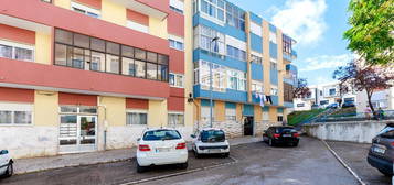 Arrendamento de Apartamento T2  na praceta Alfredo Keil, 4