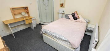 Flat to rent in Boldmere Terrace, Katie Road, Birmingham B29