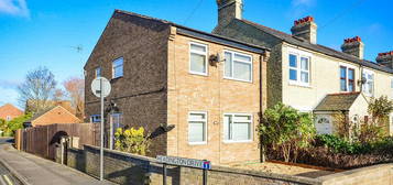 2 bedroom detached house