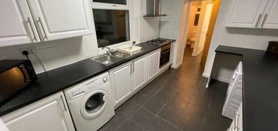 4 bedroom terraced house