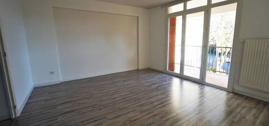 Appartement  à louer, 3 pièces, 2 chambres, 67 m²