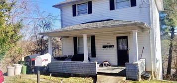 313 1/2 Raymond St, Morgantown, WV 26505