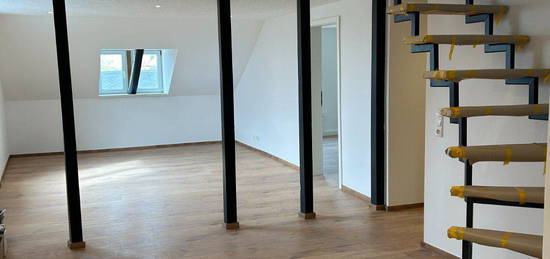 Tolle Dachgeschoss Wohnung ca. 65 m² in 09337 Hohenstein-Ernsttha