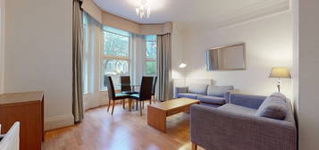 Flat to rent in Kew Gardens Road, Kew, Richmond TW9